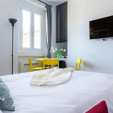 Gluck Apartment *
